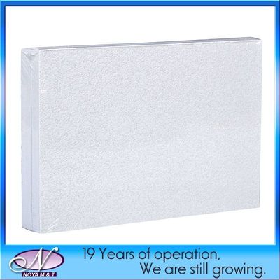 Plaque de plafond rectangulaire en fibres de laine minérale pour décoration acoustique en forme de rectangle
