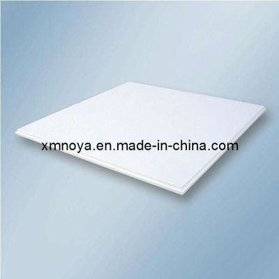 Plafonds en PVC B1 Rétracteur de flamme Bordure régulière Absorption du son Plafond suspendu