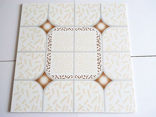 PD117 Panneau ou panneau en PVC 3D imperméable à l'eau pour paroi et plafond Poids brut 3.000 kg