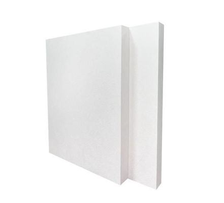 600*600 mm ou 600*1200 mm Panneau de plafond en fibre de verre E1 écologique pour matériau acoustique