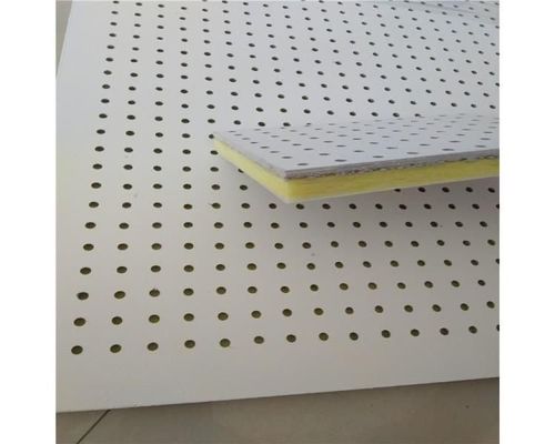 Plaque de plafond en fibre de verre à l'épreuve du feu, à l'épreuve du son et à l'épreuve du bruit avec installation de grille T au plafond
