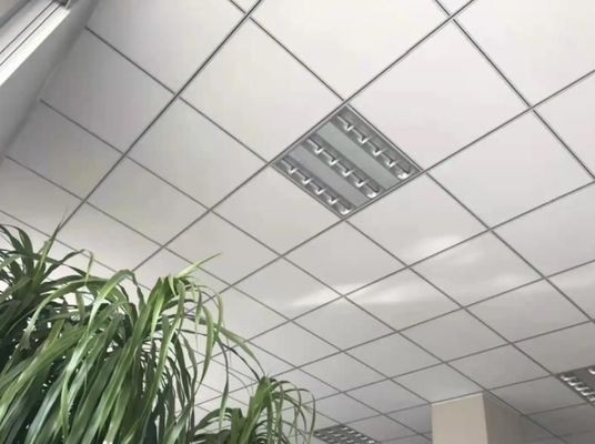 Plafond perforé en laine minérale de 600 mm pour absorption sonore intérieure