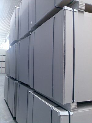 Plaque de plâtre d'absorption sonore acoustique carrée pour une solution de cloisons et de plafonds