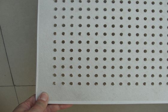 Plafond insonorisé 600*600 mm Conception de plaque de plâtre acoustique en papier pour la décoration murale