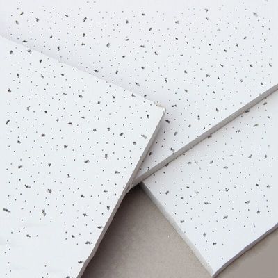 Panneaux de carreaux de plafond en fibres minérales acoustiques en laine en goutte à goutte avec lignes de bande