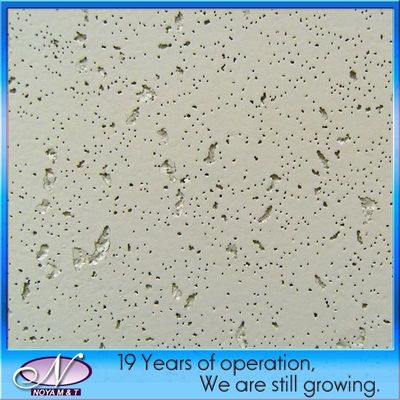 Réduction de la valeur des carreaux de plafond carrés Laine minérale acoustique 300*300 pour matériaux de construction