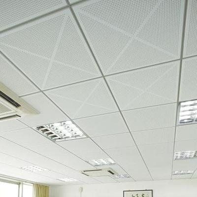 Plaque de plafond en fibre de verre revêtue de pulvérisation pour l'absorption du son et le contrôle acoustique