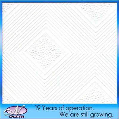 Carreaux de plafond suspendus en plâtre en PVC acoustique de 7 mm à 15 mm d'épaisseur avec une densité de 900 kg/m3