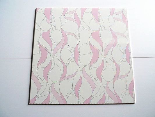 Panneau de plafond en PVC 3D intérieur Design coloré pour le bar de boîte de nuit KTV Taille 500 * 500 * 3.0mm