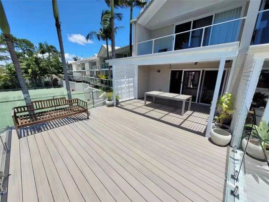 150mm*25mm Decking composite en bois plastique WPC pour la décoration de jardin Entreprise