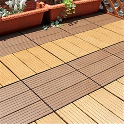 Réduction de la valeur du sol de terrasse de jardin en WPC avec des matériaux composites en bois plastique