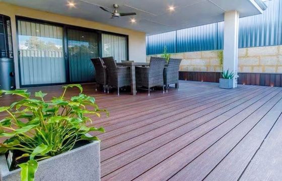 150*25mm Produits en WPC Plancher extérieur blanc spécial pour terrasse / matériaux de clôture
