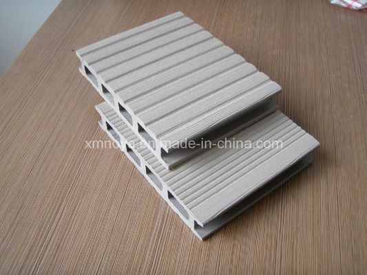 150*25mm Produits en WPC Plancher extérieur blanc spécial pour terrasse / matériaux de clôture