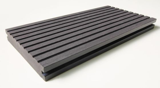 Décoration de jardin en bois plastique composite sur mesure pour le jardin extérieur