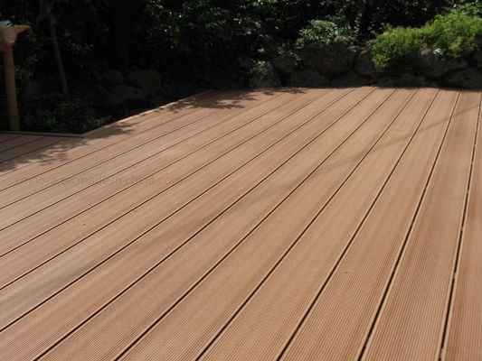 Tableau de terrassement en bois synthétique composite/WPC pour jardin extérieur Shacman Sinotruk