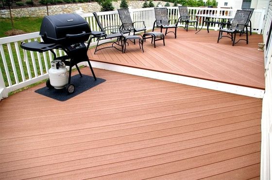 Tableau de terrassement en bois synthétique composite/WPC pour jardin extérieur Shacman Sinotruk