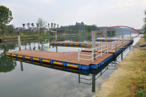 Decking en WPC résistant à l'eau conçu pour les sports et les lieux de loisirs en plein air