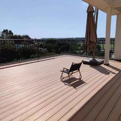 Conception du motif brun WPC bois plastique composite revêtement de sol extérieur pour l'extérieur