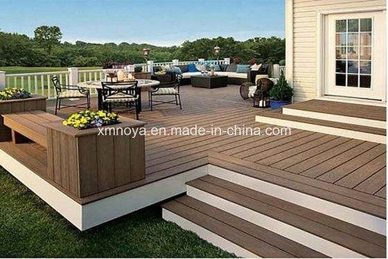 Plancher en bois composite en WPC brun pour jardin étanche