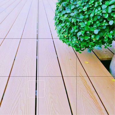 Plancher en bois composite en WPC brun pour jardin étanche