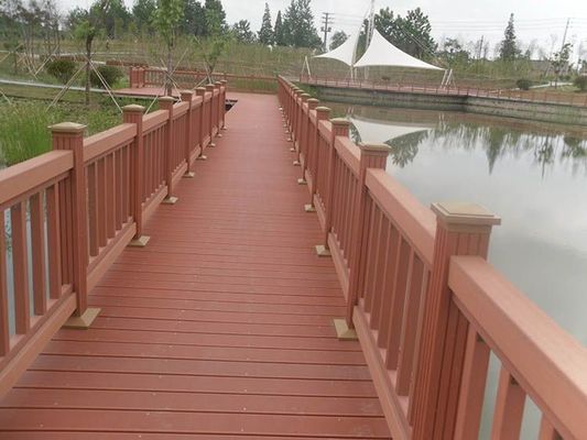 Plancher en bois plastique composite en WPC résistant au feu en marron