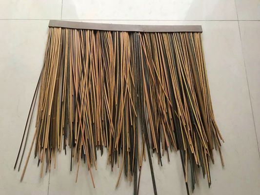 Le plafond en paille en PVC pour la simulation artificielle du matériau composant la toiture