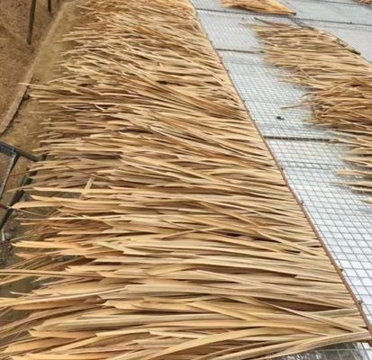 Solution de toiture d'hôtel Anti-UV feuilles de palmier synthétiques