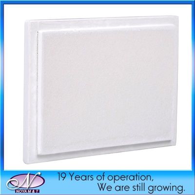 600*600*20/25 Panneau de plafond acoustique en fibre de verre ignifuge pour décoration suspendue