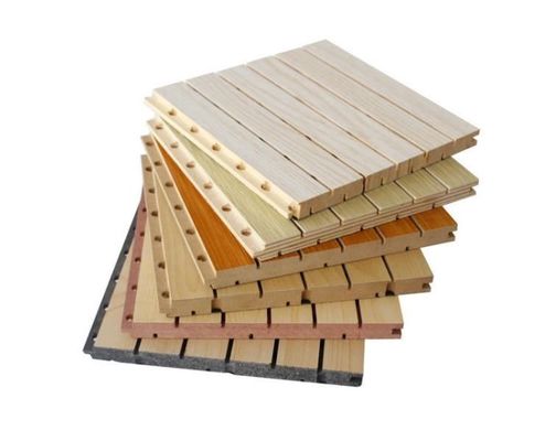 Panneaux acoustiques en bois perforés pour matériaux de construction