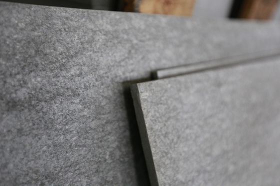 Plaque de ciment en fibre de séparation personnalisée pour la structure du bâtiment 2.000 kg de poids brut