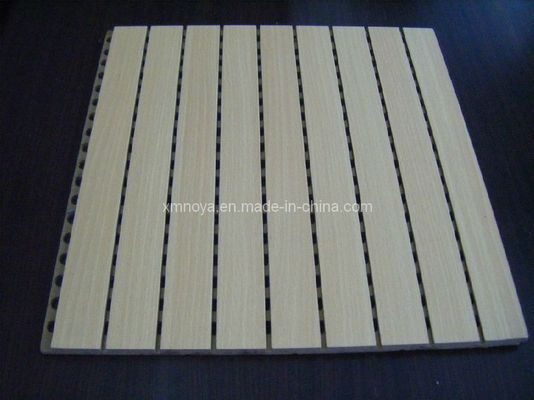 Panneaux de mur acoustiques en bois colorés pour la décoration et l'absorption du son