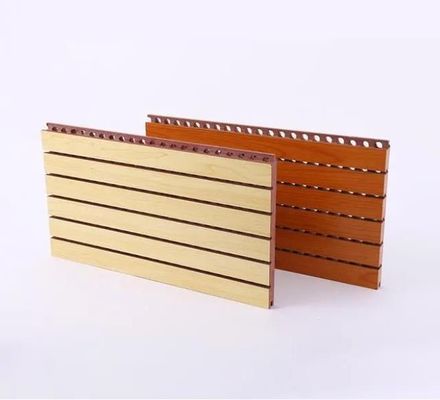600*600 bandes en bois de conception avec rainures Panneau acoustique en bois naturel