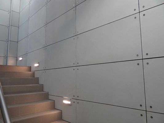 Panneau de ciment en fibres gris et jaune clair pour revêtement mural ou carreaux de plafond de haute résistance
