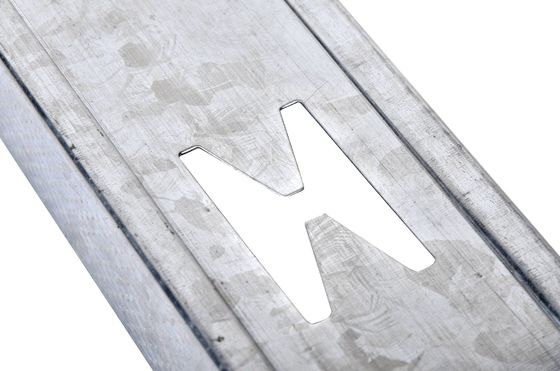 25mm/29mm/32mm/40mm courbure à froid bord intérieur du canal profilé galvanisé en acier métallique