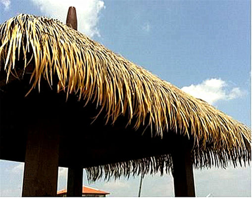 Bon prix Indonésie Plastique Artistique Serre sèche Gazebo Canopy Tente Pergolas Tentes Synthétique Tente de chaumière Cottage Toit à herbe sèche