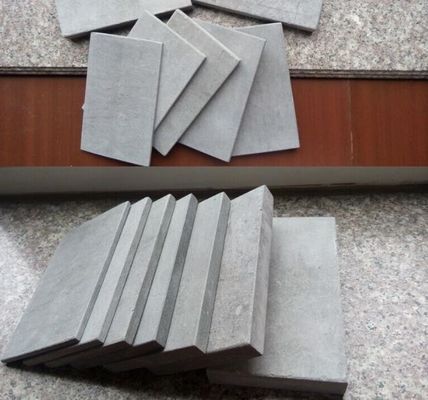 Résistance aux intempéries Planche en fibre de ciment Panneaux muraux ignifuges Ou revêtement en fibre de ciment