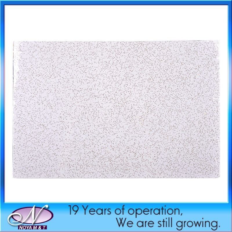 Plaque de plafond rectangulaire en fibres de laine minérale pour décoration acoustique en forme de rectangle