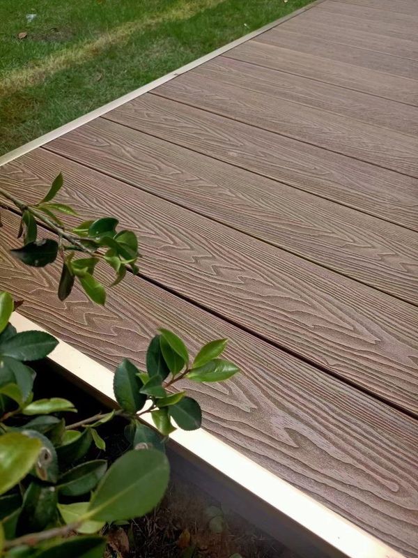 Rameau en bois plastique composite en WPC et pilier décoratif en pergola Surface brune Finie