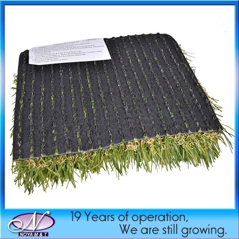 Carpet vert synthétique en forme de fil courbé de classe internationale pour intérieur et extérieur
