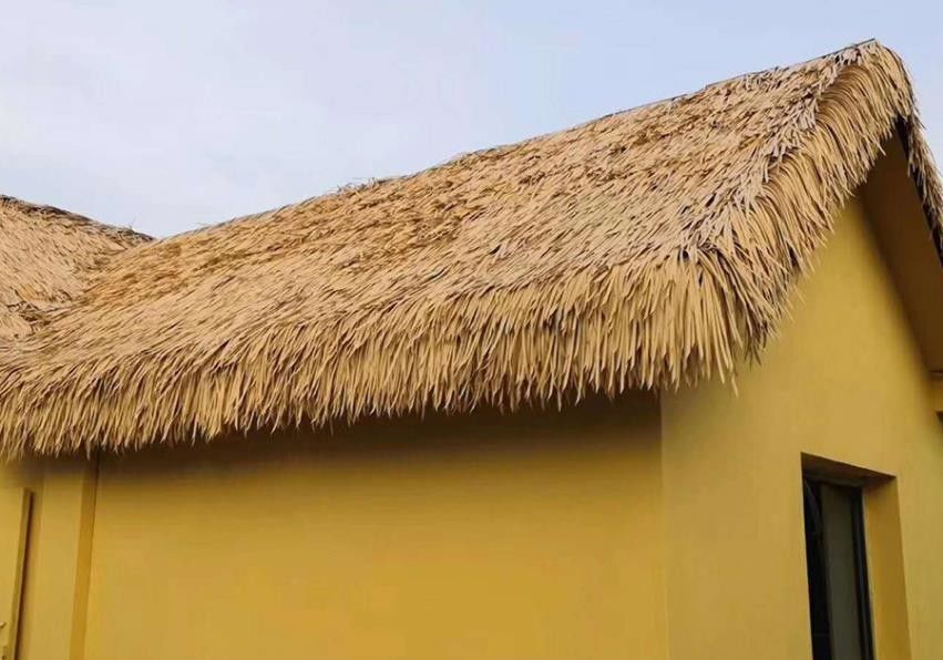 Carreaux de plafond d'hôtel Matériau de paille naturel / Toit de paille écologique avec couleur naturelle